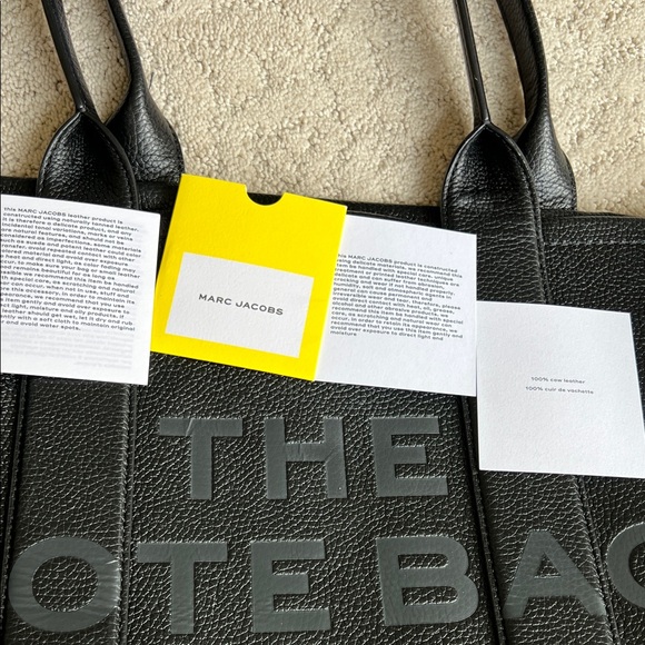 THE LEATHER LARGE TOTE BAG - Picture 12 of 15